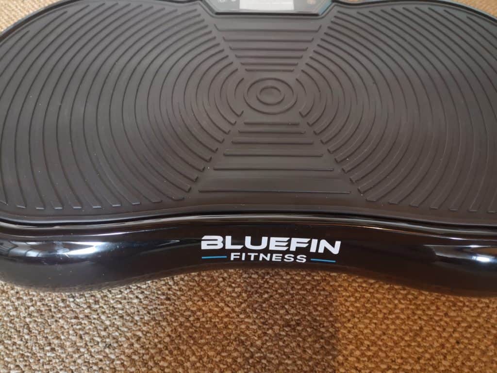 Bluefin Vibrationsplatte Nahansicht